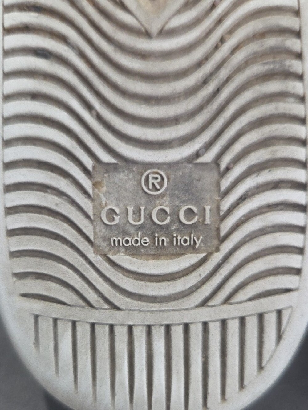 Gucci Floral Lace-Up Low-Top Sneakers in Cream with Red & Navy Stripe - Picture 6 of 13